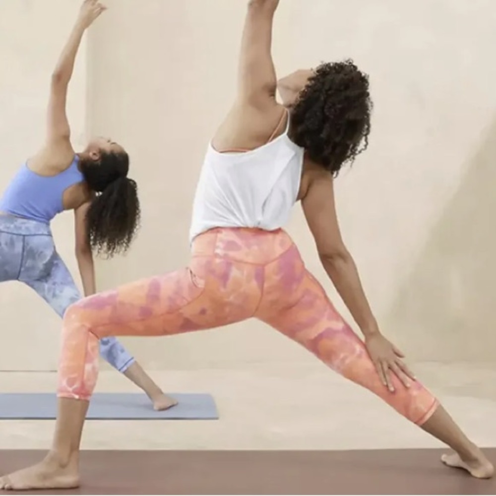Athleta Salutation Stash II Capri in Island Coral Sz S